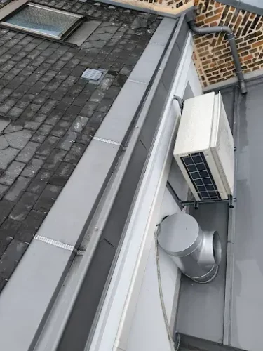 rénovation toiture Amiens, travaux toiture Somme, zinguerie Amiens, pose Velux Amiens, artisan couvreur Rumigny, réparation toiture.